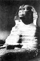 Большой сфинкс фaраона Хефрена в Гизэ. Первая половина III тысячелетия до н.э. 