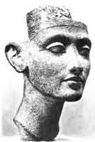 Голова царицы Нефертити.. Начало XIV в. до н. э. Берлин. Музей 