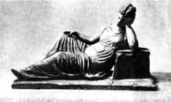 Танагрская статуэтка. IV в. до н. э.  