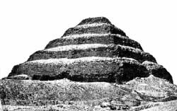 Ступенчатая пирамида царя Джесера в Саккаре. III династия.