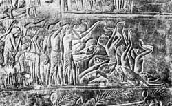 Рельеф из гробницы с изображением плакальщиков. Конец XVIII династии. Известняк.