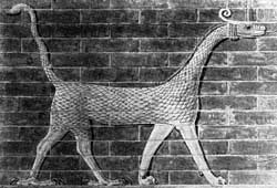 Изразцовый рельеф с «ворот Иштар» в Вавилоне. Изображение фантастического животного