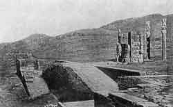 Развалины дворца Дария I в Переспело. Гласная лестница. Начало V в. до н. э.