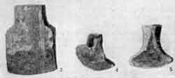 Каменные и бронзовые орудия  (Индо-Китай):  3)   плечиковый   плоений  топор; 4) «Оашмановидный» бронзовый втульчатый топор; 5) широколезвийный втульчатый топор.