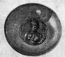 Серебряное блюдо из  погребения в Армазисхеви, близ Мцхеты. II в. н. э.
