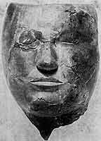 Погребальная  маска мужчины из Таштыкски курганов близ Минусинска. III в. до н. э. — II в. н. э.