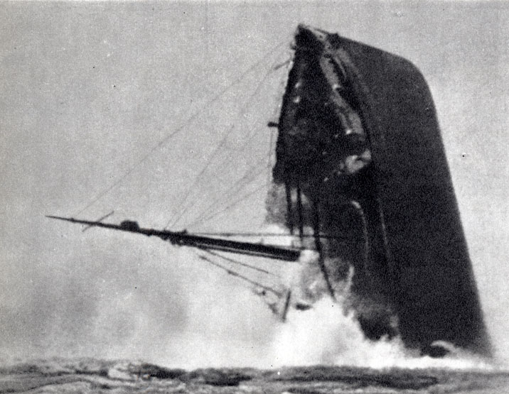 Гибель английского транспорта, атакованного подводной лодкой
