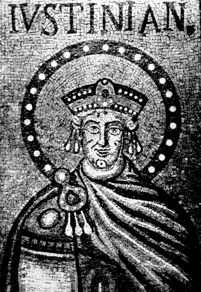 Имперетор Юстиниан I. Мозаика базилики Сант-Аполлинаре Нуово в Равенне. VI в.
