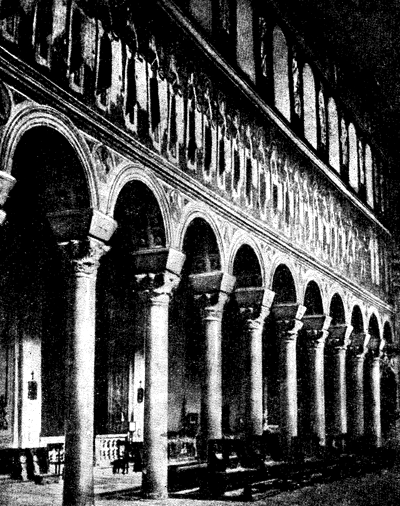Церковь Сант-Аполлинаре Нуово в Равенне. Внутренний вид. VI в. 