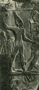 Каменный рельеф с изображением фараона Нармера, убивающего врага. Египет, конец IV тысячелетия до нашей эры