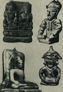 Сидящие 'по-восточному' персонажи: слева -азиатские образцы; справа - эквадорские