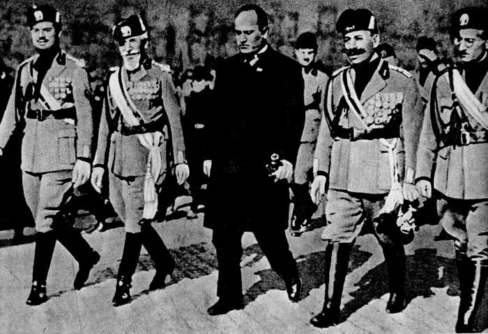  'Поход на Рим' итальянских фашистов во главе с Муссолини. 1922 г. 