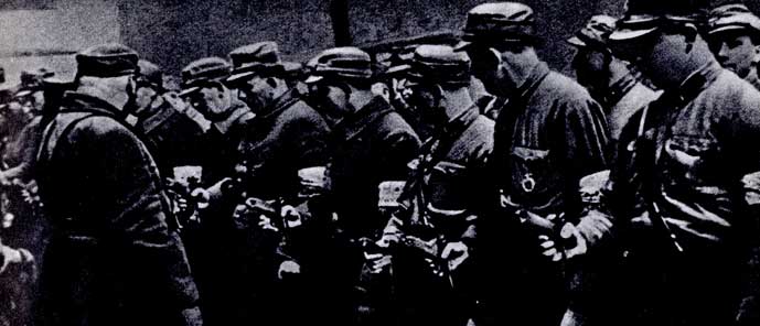 Штурмовики готовятся к расправе с рабочими и коммунистами. 1933 г. 