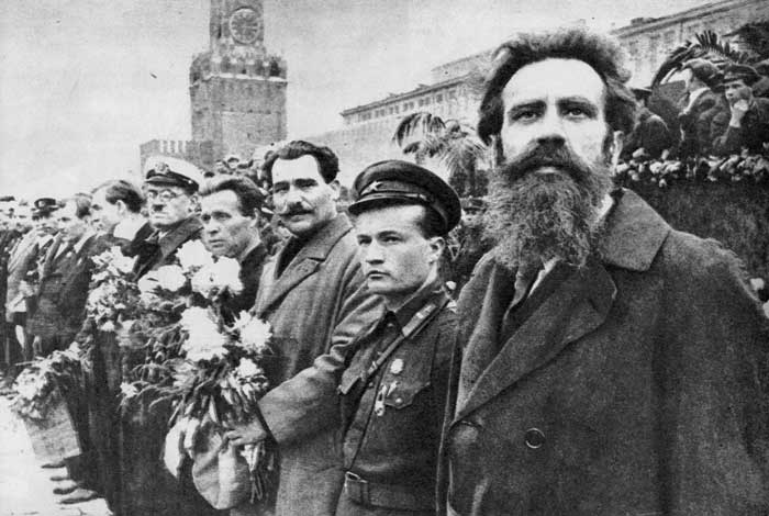 Чествование героев-челюскинцев на Красной Плащади в Москве. 1934 г.