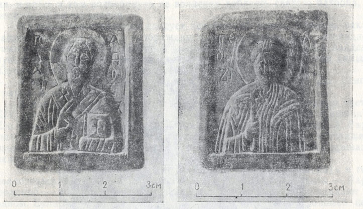 Иконка с изображением Власия и Георгия, найденная на Тихвинском раскопе. Увеличено