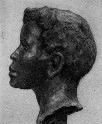 Реконструкция головы мальчика, сделанная по черепу, найденному в одном из погребений могильника Кокча 3 (реконструкция Г.В. Лебединской)