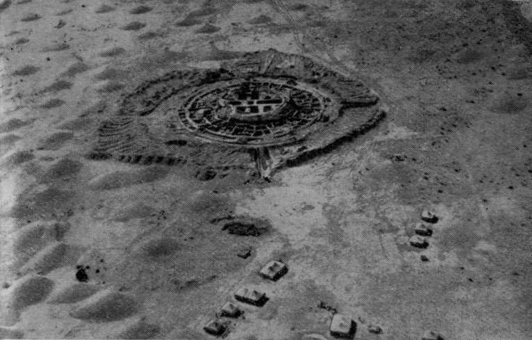 1957 год. Раскопки Кой-Крылган-калы закончены. (Аэрофотосъемка)