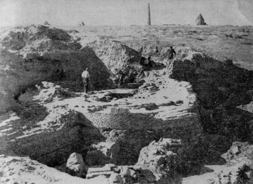 На городище Куня-Ургенч археологи расчичтили основание минарета, построенного в 1011 г