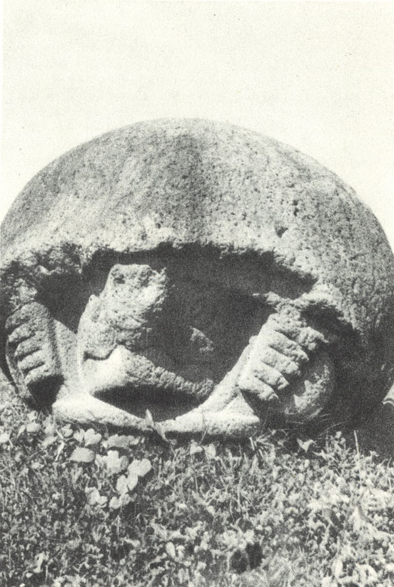 Выразительный реализм ольмекских мастеров, несомненно, доказывает и эта интересная скульптура черепахи