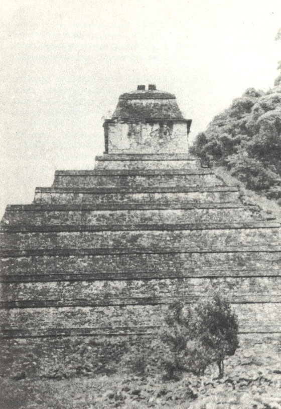 Прославленная 'Пирамида надписей' ('Храм надписей') в Паленке, в которой Альберто Рус открыл 'Крипту воскресения'