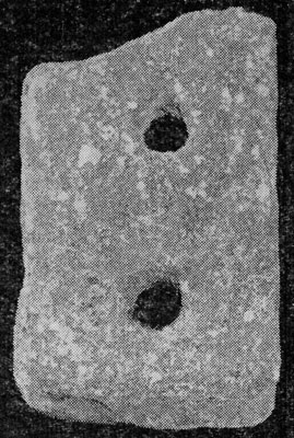 Каменный якорь неправильной формы с двумя отверстиями, найдены около Созопола