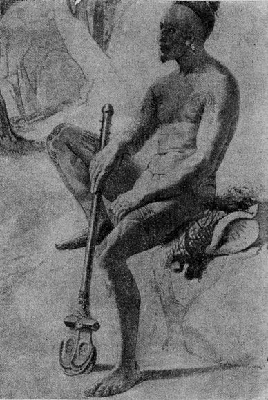 Древний татуированный воин с трубой из раковины (Маркизские острова)