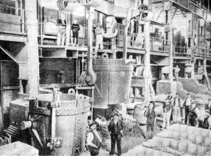 Мартеновский цех завода фирмы Виккерс (Англия). Фотография. 1894 г.