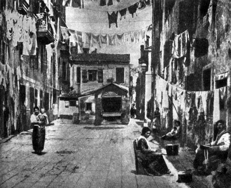 Улица в Венеции. Фотография. 1907 г.
