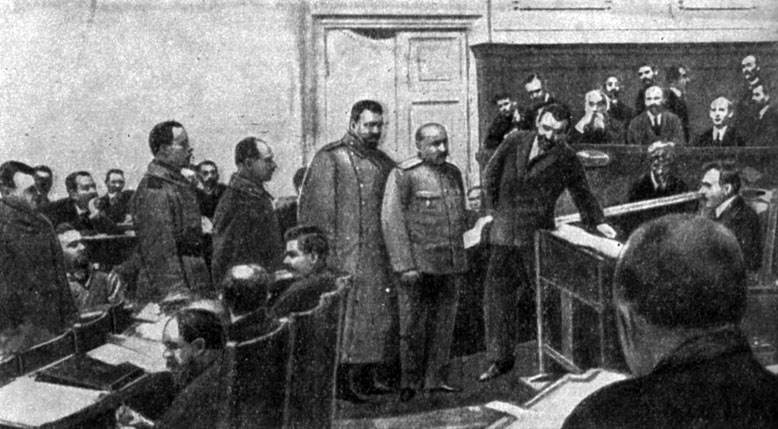 Охрана выводит из зала заседаний IV Государственной думы депутата-большевика Г. И. Петровского. Фотография. 1914 г.