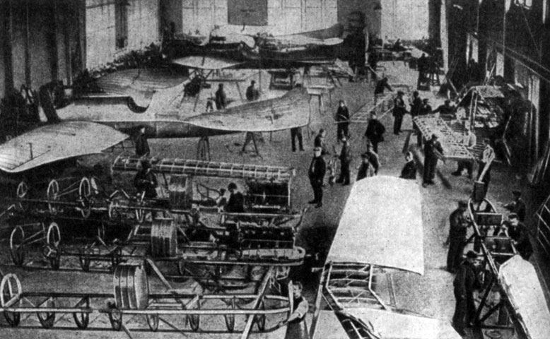 Монтажный цех авиационного завода в Лейпциге. Фотография. 1913 г.
