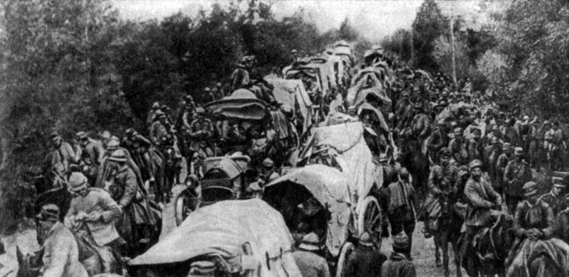 Отступление итальянских войск в районе Изонцо. Фотография. 1917 г. 