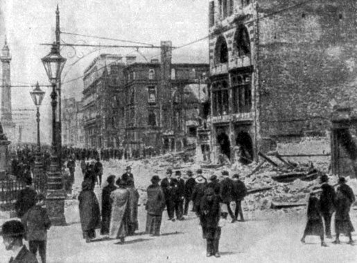Подавление восстания в Дублине. После артиллерийского обстрела. Фотография. 1916 г.