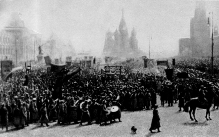 Первомайская демонстрация в Москве. 18 апреля 1917 г.