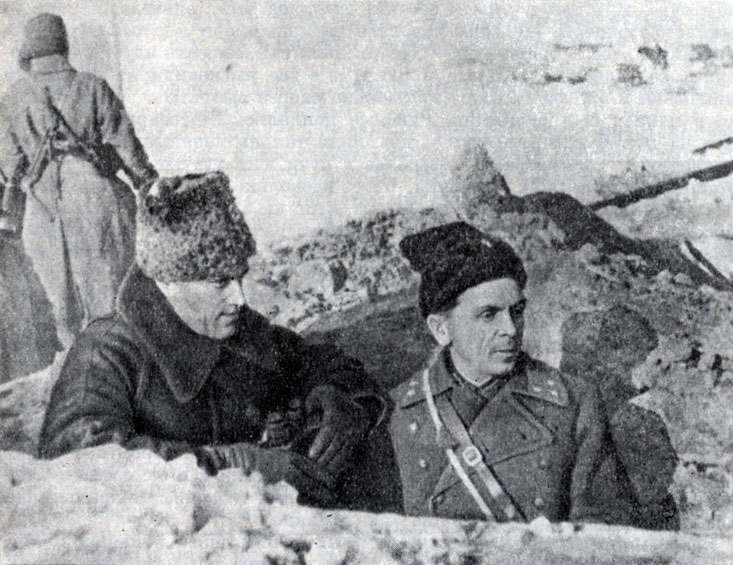 К. К. Рокоссовский и П. И. Батов на НП 65-й армии
