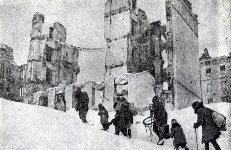 Жители Сталинграда возвращаются в город