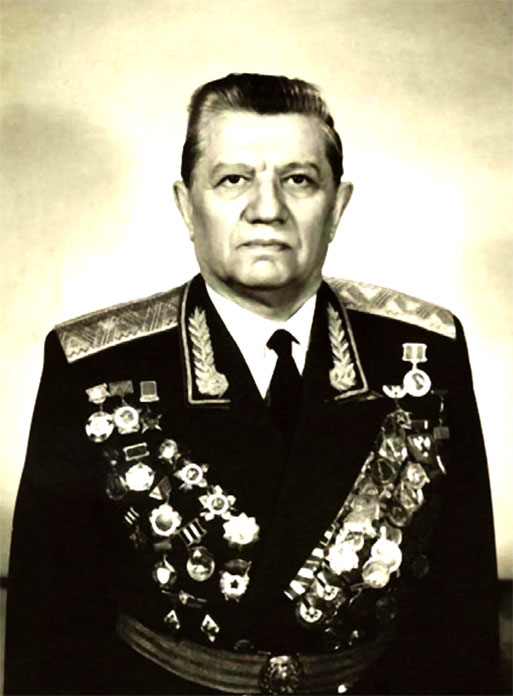 Жебрунов И.Л. - генерал-майор танковых войск. В 1963 г. назначен командиром 20 танковой Звенигородской дивизии СГВ