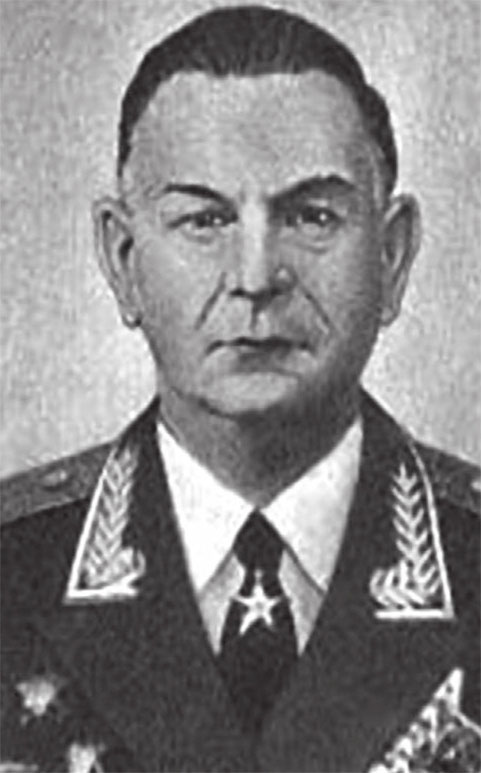 Генерал армии, Герой Советского Союза Иван Николаевич Шкадов, в 1968 году - командующий Северной Группой Войск, генерал-полковник