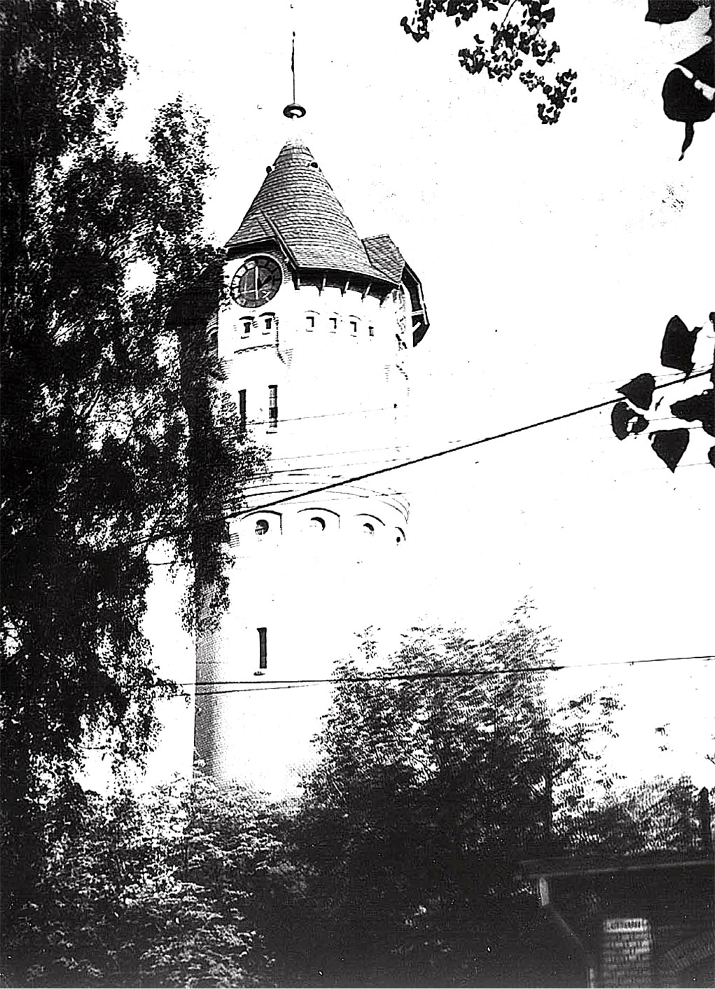 Символ и гордость Свентошува - башня, пережившая Первую и Вторую мировые войны, повидавшая на протяжении векового периода немало Европейских преобразований