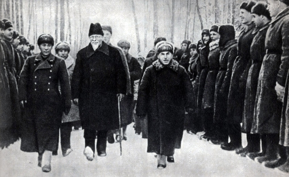 'Посещение М, И. Калининым 1-й ударной армии. Январь 1942 г.'