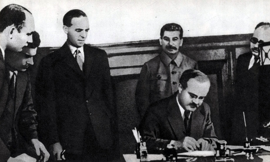 'Подписано соглашение между правительствами СССР и Великобритании о совместных действиях в войне против Германии. Москва, 12 июля 1941 г. '