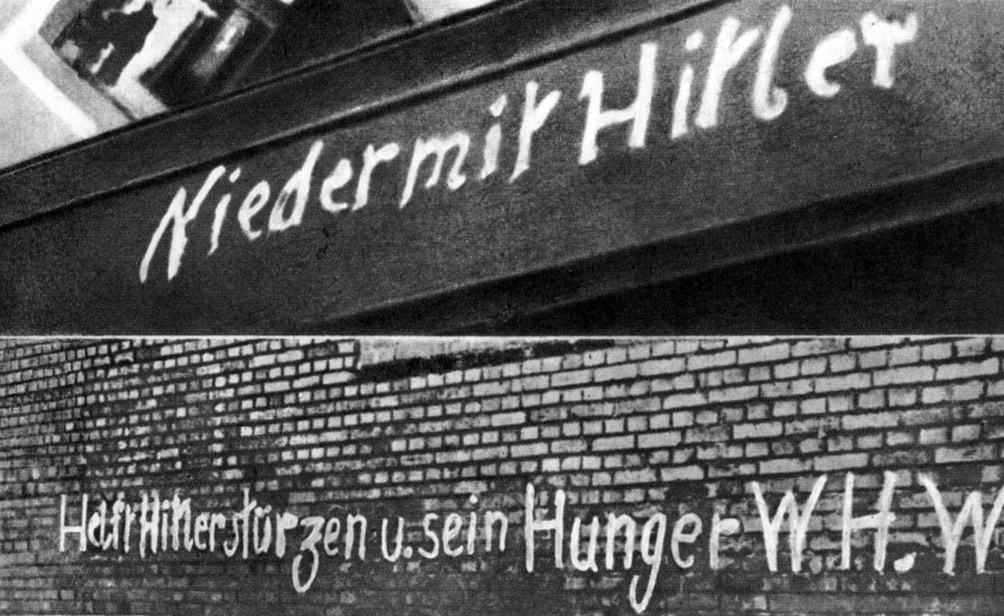 'Антифашистские лозунги на стенах домов в Берлине. 1941 г. '