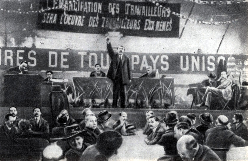 Выступление Марселя Кашена на съезде Социалистической партии в Туре. Фотография. 1920 г.