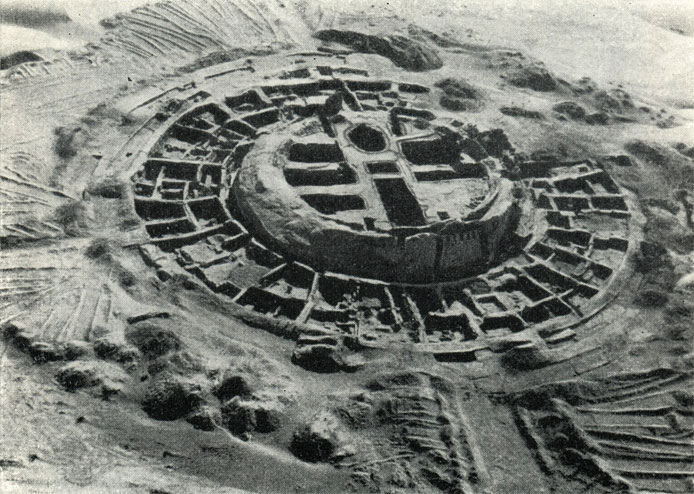 Крепость Кой-Крылган-кала. Общий вид раскопок. 1956 г.