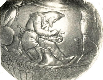 Сцена на вазе из кургана Куль-Оба. Золото. IV в. до н. э. Государственный Эрмитаж. Человек натягивает лук