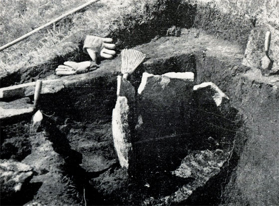 Раскопки жертвеника на мысе Иканудах