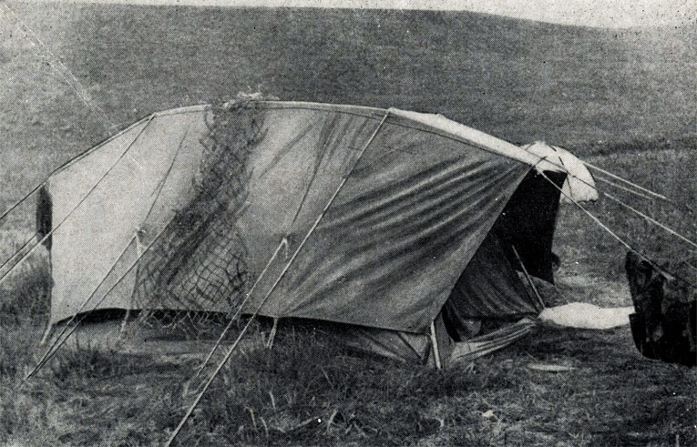 Такими палатками была снабжена экспедиция на Анангуле