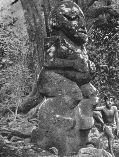 Не только на острове Пасхи, но и на других островах Восточной Полинезии имеются огромные статуи из камня. И по сей день неясно их назначение и происхождение