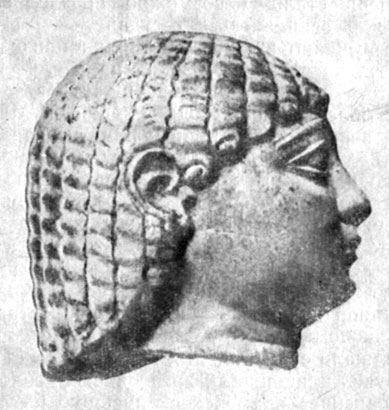 Портретное изображение вавилонянки; головка из слоновой кости. V - IV вв. до н. э. Высота 3 см