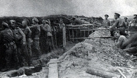 Солдаты 24-го Сибирского стрелкового полка в окопах. 1915 год