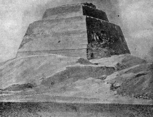Пирамида фараона Снофру в Медуме